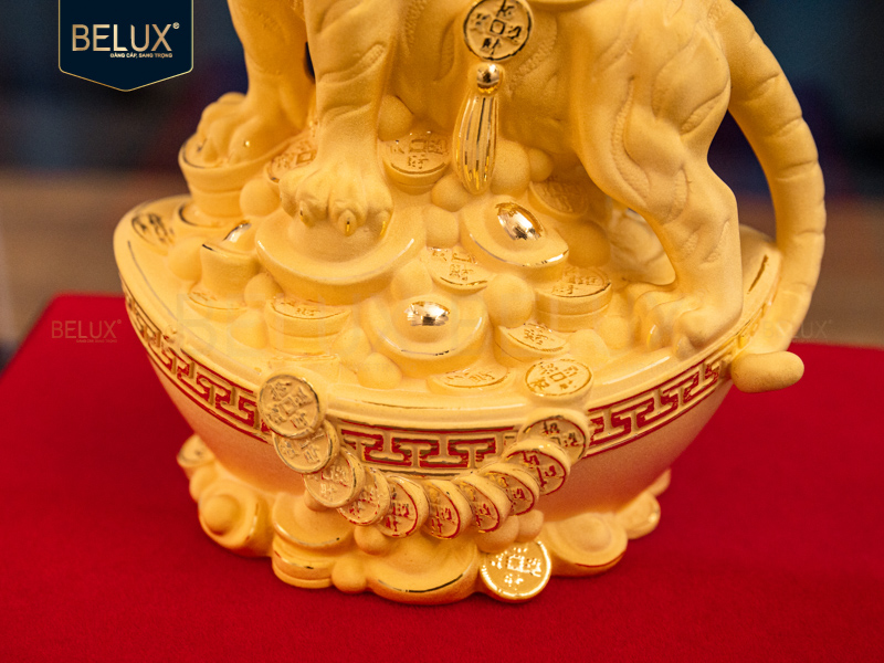 Tượng Hổ Tài Lộc vàng cát 8x6x11cm